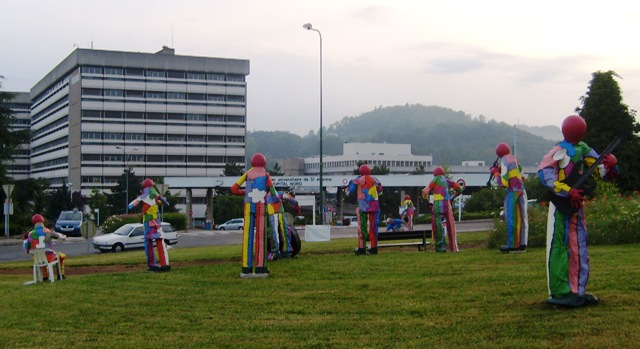 Orchestre devant l'hopital